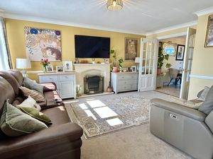 Lounge- click for photo gallery